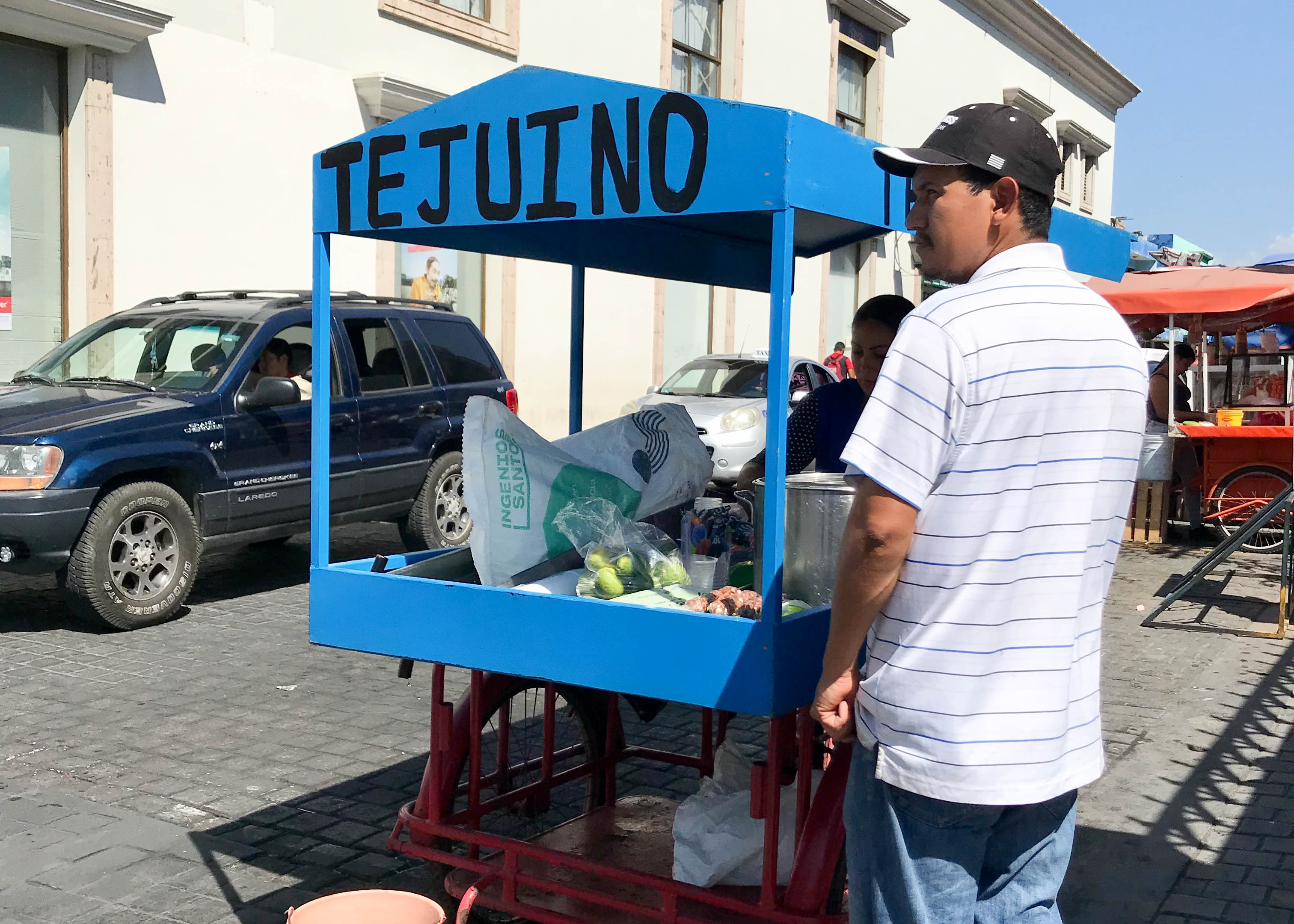 Vendedor de Tejuinos en el Centro de Tepic, Nayarit | Blog Holográfico Publicidad